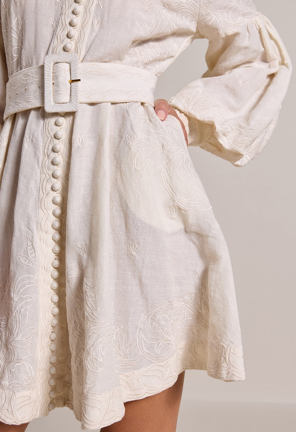 https://cdn.shopify.com/s/files/1/0342/6231/9244/files/Berite_Short_Dress_-_Antique_White_5.jpg?v=1728280814