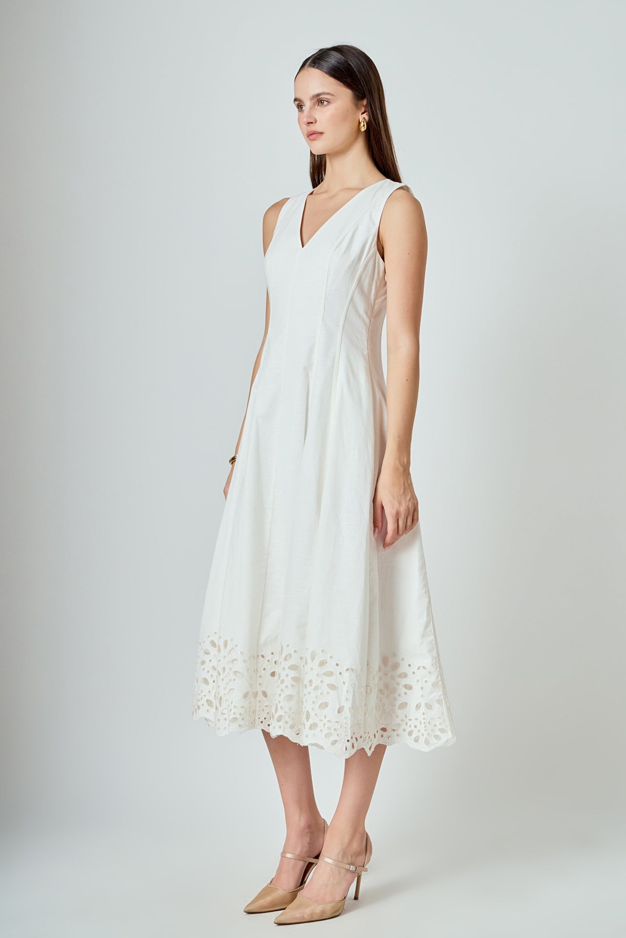 Embroidered Flounce Maxi Dress White Floral Scallop V-Neck Lined Sleeveless