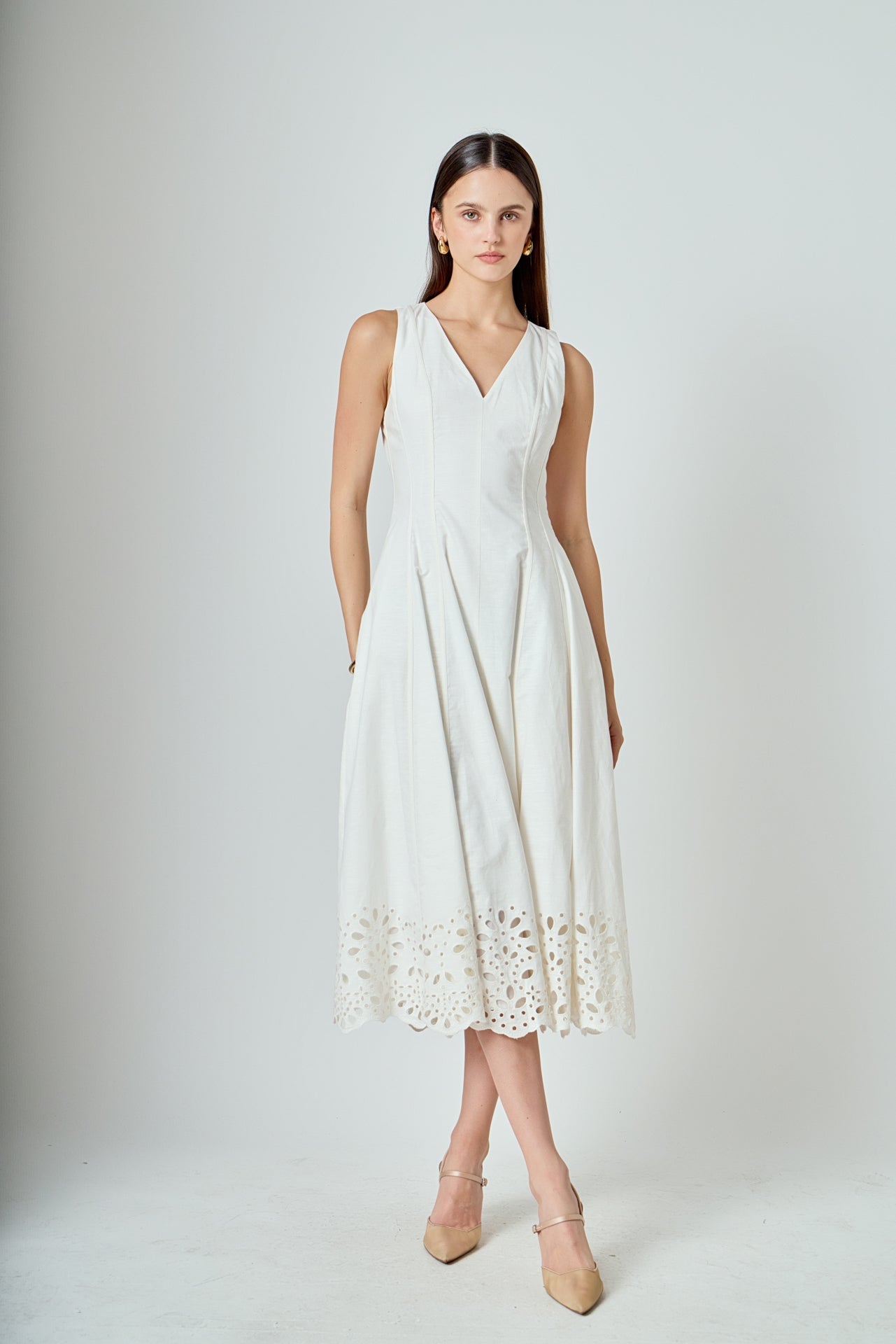 Embroidered Flounce Maxi Dress White Floral Scallop V-Neck Lined Sleeveless