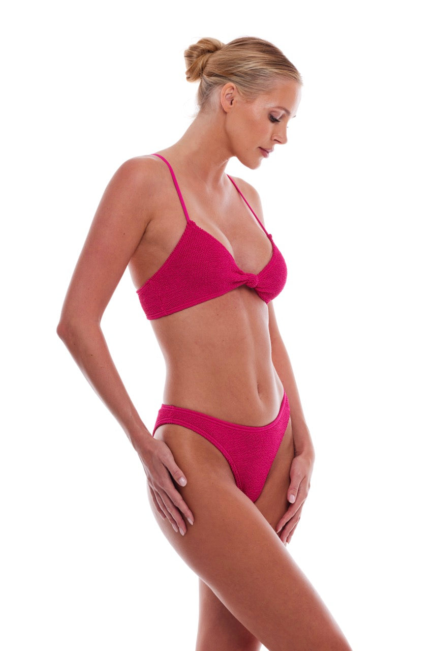 https://cdn.shopify.com/s/files/1/1371/5431/files/Loveandbikinis66022ceaa418e966022ceaa423b.0998087766022ceaa423b.jpg?v=1770681710