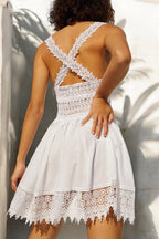 Vestido corto Marilyn Princess Cut Heart-Neck Lace Trim Dress