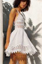 Vestido corto Marilyn Princess Cut Heart-Neck Lace Trim Dress