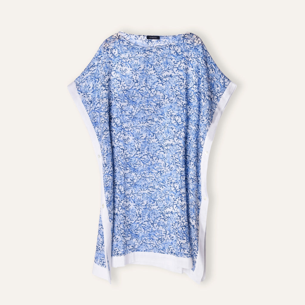 https://cdn.shopify.com/s/files/1/0853/1227/4697/files/k-a-m-p-o-s-kaftan-coral-blue-472800.jpg?v=1741945997