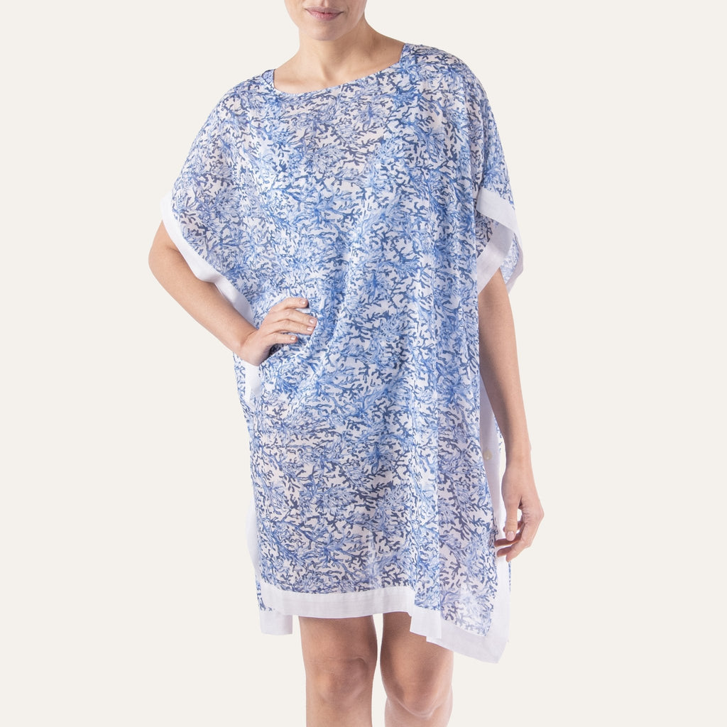 https://cdn.shopify.com/s/files/1/0853/1227/4697/files/k-a-m-p-o-s-kaftan-coral-blue-774310.jpg?v=1741945997
