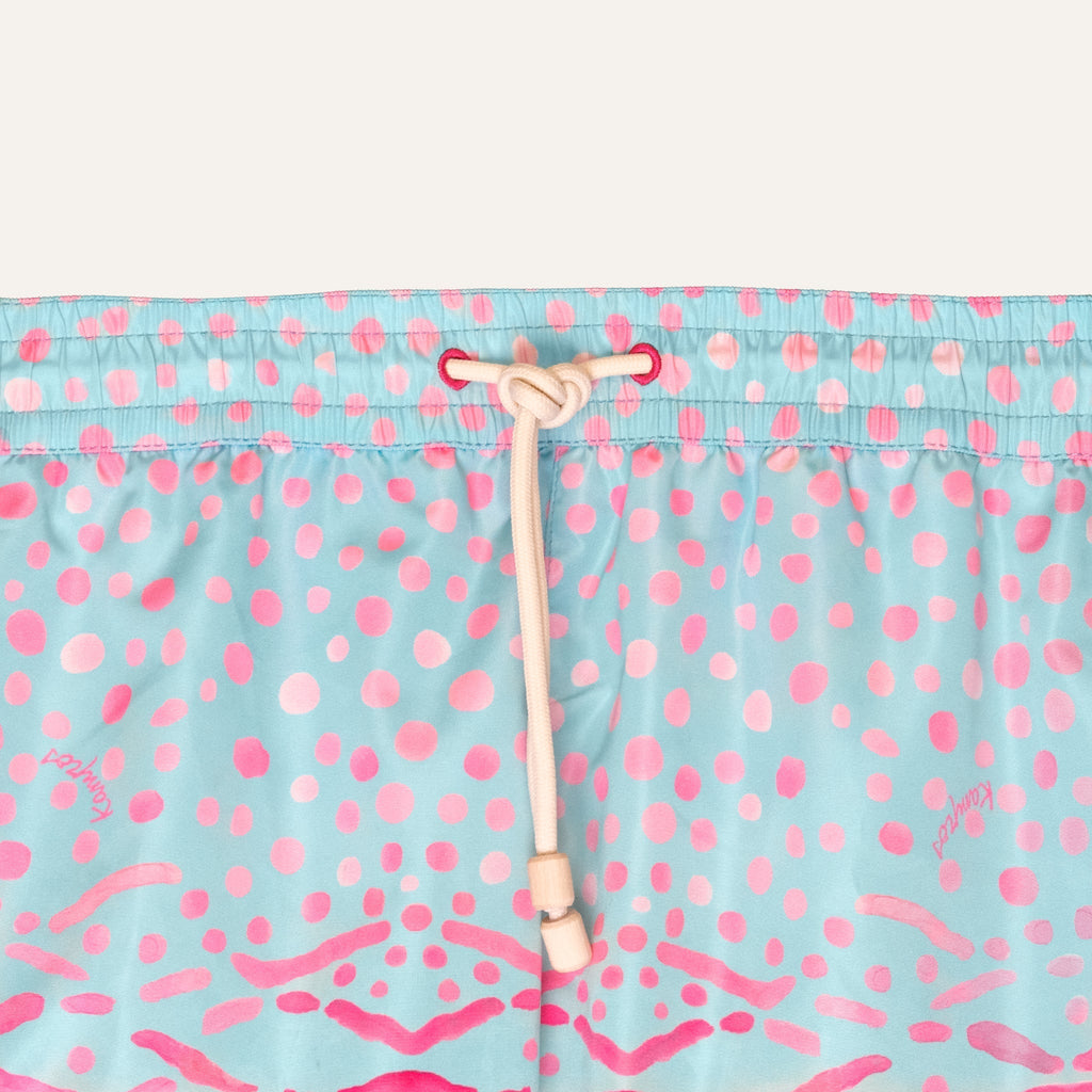 https://cdn.shopify.com/s/files/1/0853/1227/4697/files/k-a-m-p-o-s-swim-shorts-parrot-fish-278555.jpg?v=1741948206