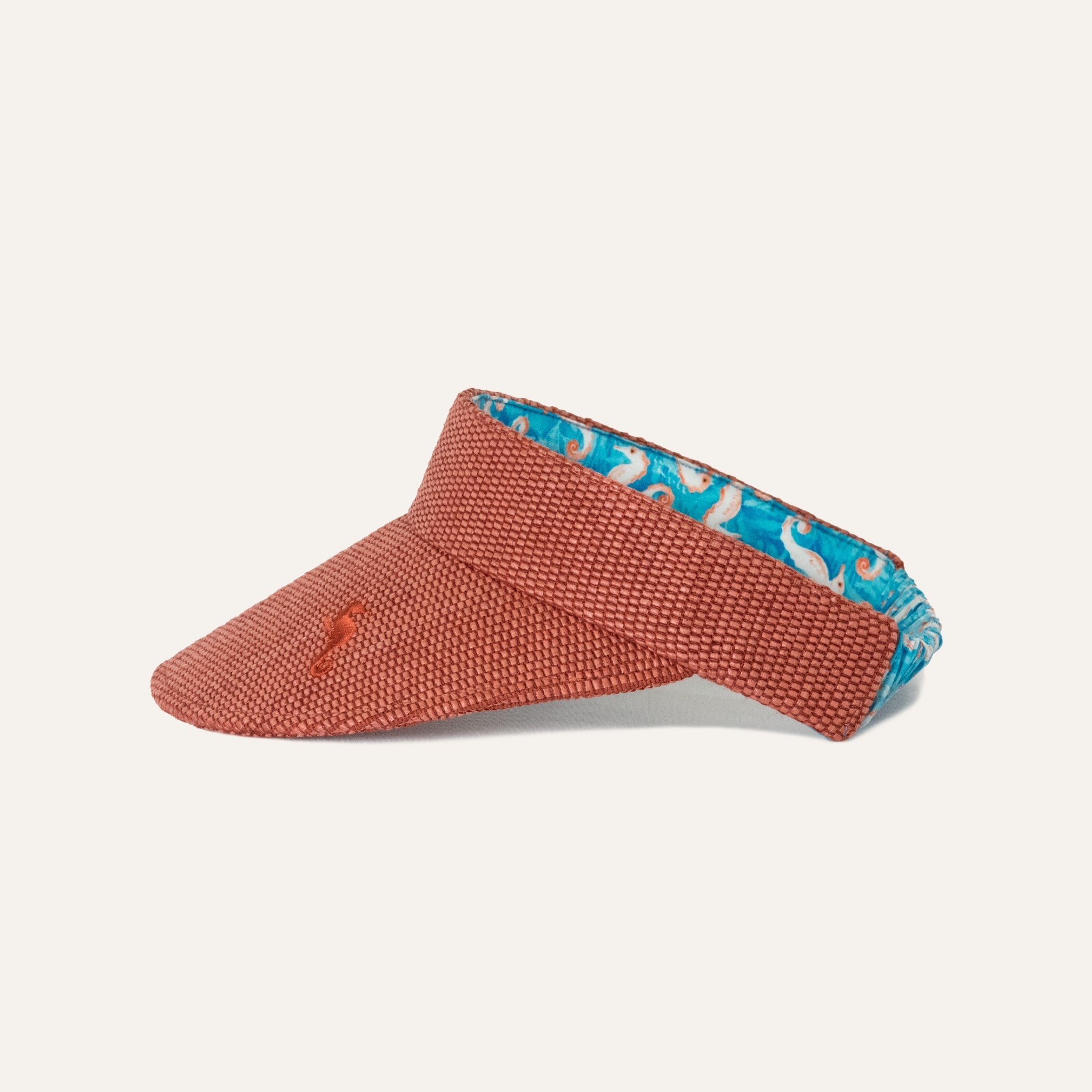 https://cdn.shopify.com/s/files/1/0853/1227/4697/files/kampos-short-visor-rafia-962645_f6dfb10d-c448-46d6-9824-627ba6bbdc6b.jpg?v=1741947643